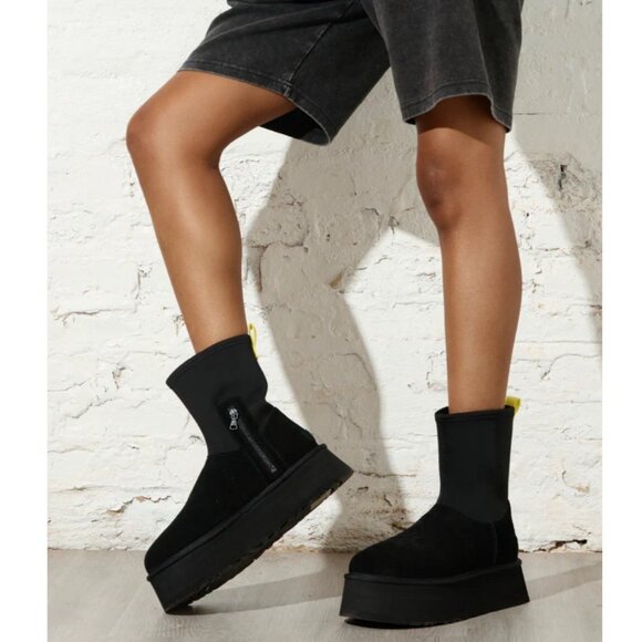 UGG WOMEN'S CLASSIC DIPPER Platform SUEDE SHEARLING LINED BOOTS Black US 9 - Picture 1 of 14